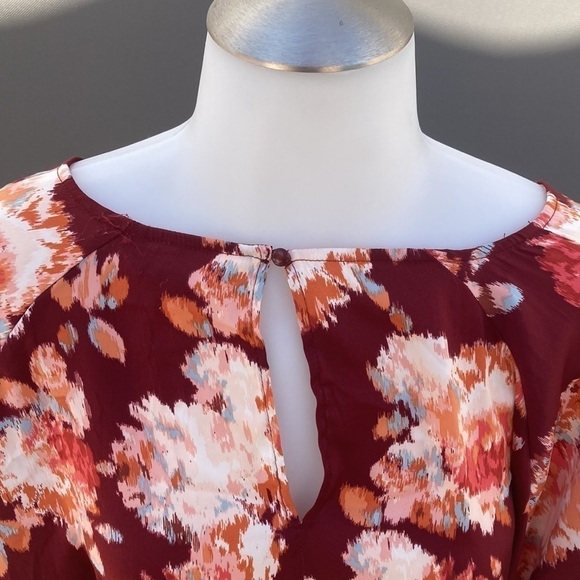 Plus size Lauren Conrad floral blouse mid sleeves puff sleeves 1 button neck - Picture 3 of 13